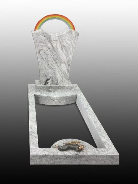 Naturstein-Grabmal mit farbigem Glasbogen als Regenbogen